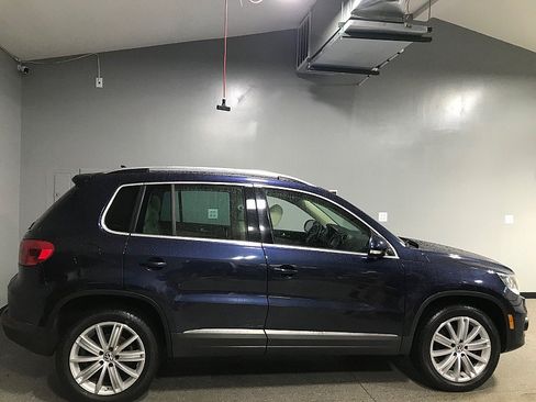 Used 2015 Volkswagen Tiguan SE FWD image 2