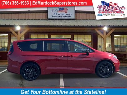 Used 2025 Chrysler Pacifica Limited
