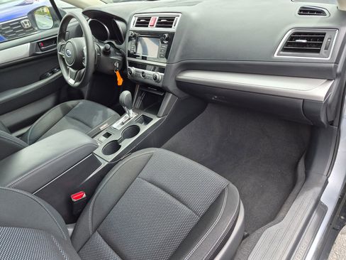 Used 2019 Subaru Outback 2.5i AWD/4WD image 32