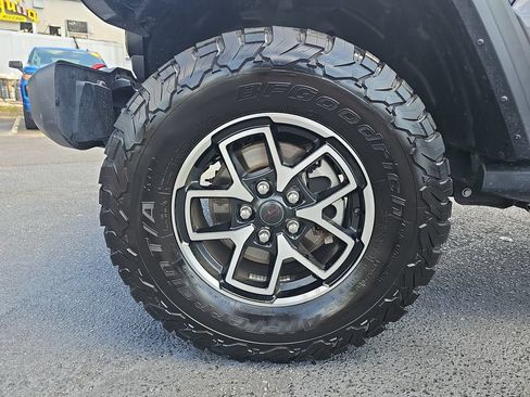 Used 2025 Jeep Wrangler Unlimited Rubicon AWD/4WD image 37