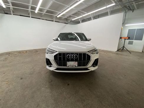 Used 2024 Audi Q3 2.0T Premium image 9
