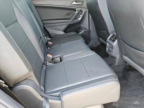 Used 2020 Volkswagen Tiguan SEL FWD image 22
