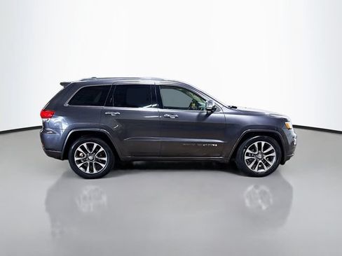 Used 2018 Jeep Grand Cherokee Overland AWD/4WD image 3