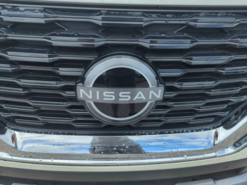 Certified 2023 Nissan Rogue SL w/ SL Premium Package FWD image 5