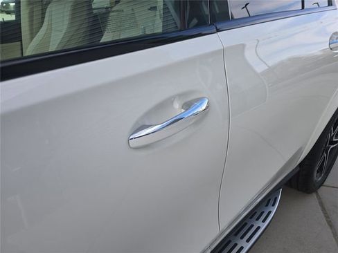 Used 2025 Mercedes-Benz GLE 350 4MATIC image 14