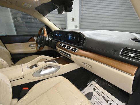 Used 2021 Mercedes-Benz GLS 450 4MATIC image 17