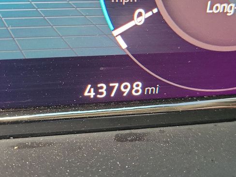 Used 2024 Volkswagen Atlas SE image 23