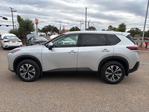 Certified 2021 Nissan Rogue SV image 3