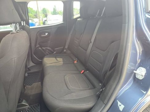 Used 2021 Jeep Renegade Latitude w/ Convenience Group AWD/4WD image 25
