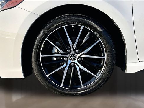 Used 2022 Toyota Camry SE FWD image 32