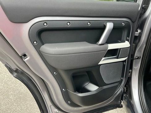 Used 2022 Land Rover Defender 110 X-Dynamic SE AWD/4WD image 21