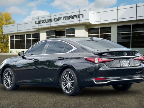 Used 2025 Lexus ES 300h w/ Premium Package FWD image 3