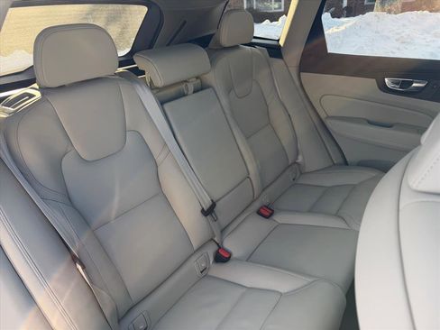 Used 2023 Volvo XC60 T8 Ultimate w/ Climate Package image 13