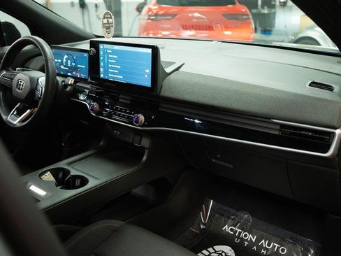 Used 2024 Honda Prologue EX image 15