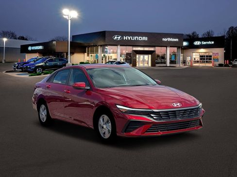 New 2026 Hyundai Elantra SE image 9