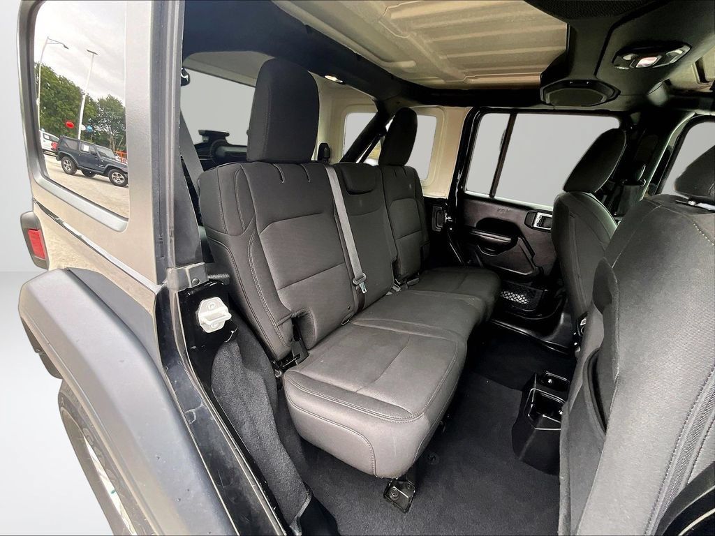 Used 2018 Jeep Wrangler Unlimited Sport S AWD/4WD image 26