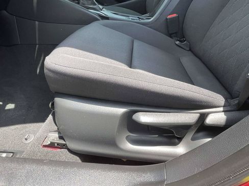 Used 2024 Toyota Corolla LE w/ LE Convenience Package FWD image 15