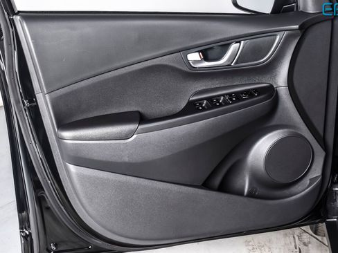 Used 2023 Hyundai Kona SE FWD image 15