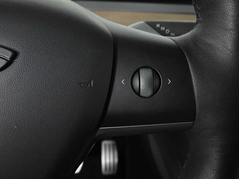Used 2022 Tesla Model Y Performance AWD/4WD image 23