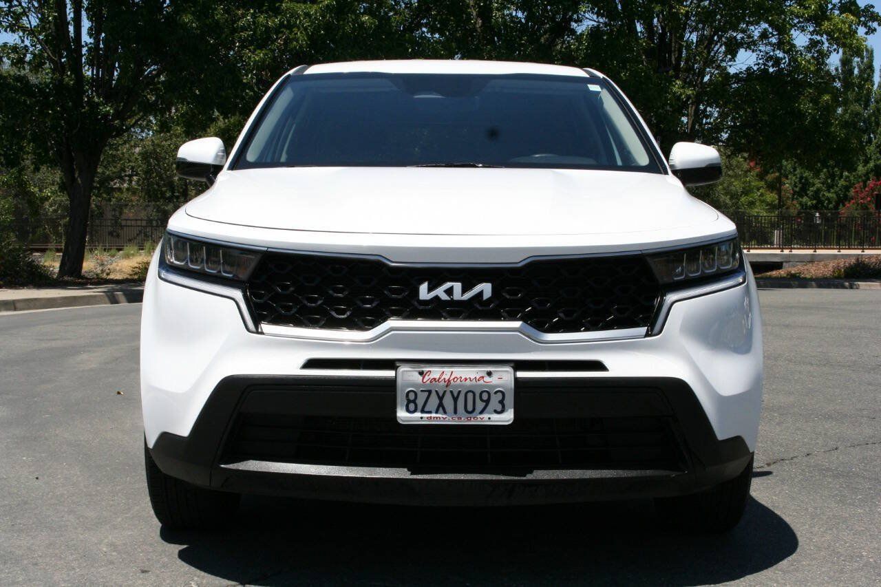 Used 2022 Kia Sorento LX AWD/4WD image 3