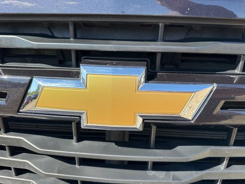 Used 2024 Chevrolet Silverado 2500 Custom w/ Custom Value Package image 35