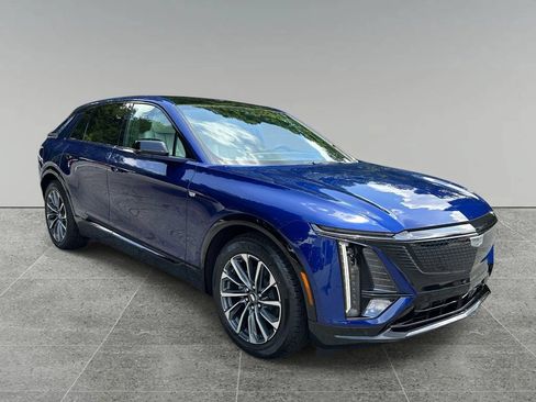 New 2026 Cadillac Lyriq Sport AWD/4WD image 7