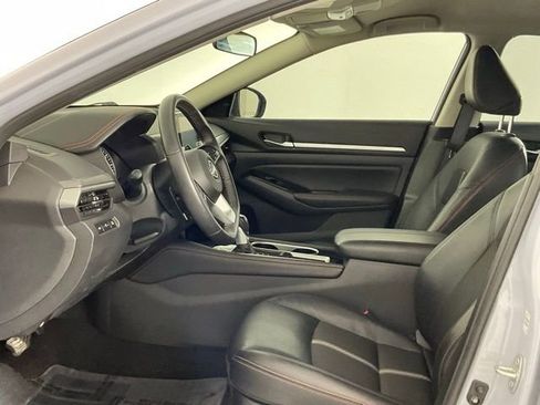 Used 2025 Nissan Altima 2.5 SR FWD image 10