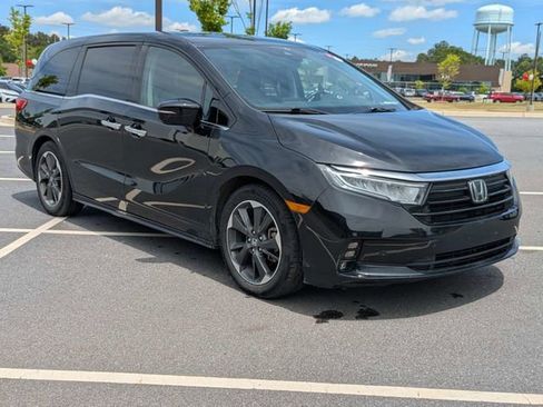 Used 2023 Honda Odyssey Elite image 2
