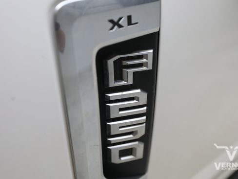 Used 2021 Ford F250 XL w/ Power Equipment Group AWD/4WD image 11