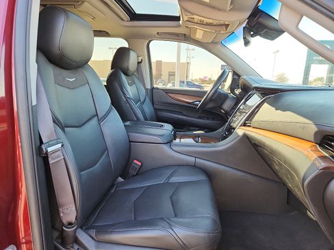 Used 2016 Cadillac Escalade Luxury image 15