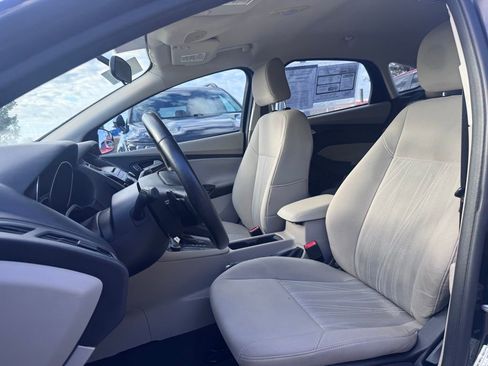Used 2015 Ford Focus SE w/ SE Sport Package image 10