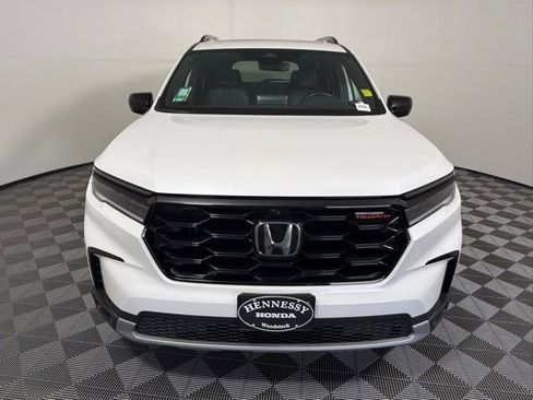 Used 2024 Honda Pilot TrailSport image 9