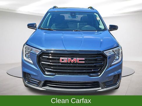 Used 2024 GMC Terrain SLE w/ Driver Convenience Package FWD image 2