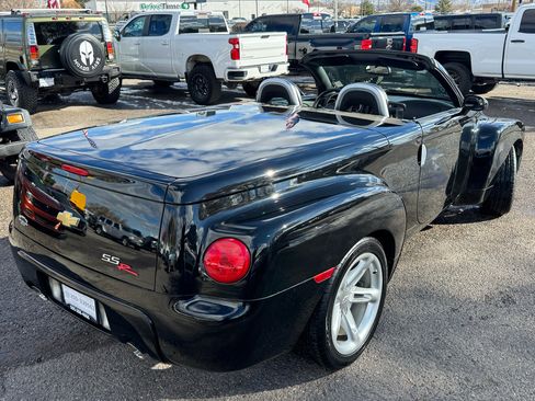 Used 2004 Chevrolet SSR w/ Preferred Equipment Group image 11