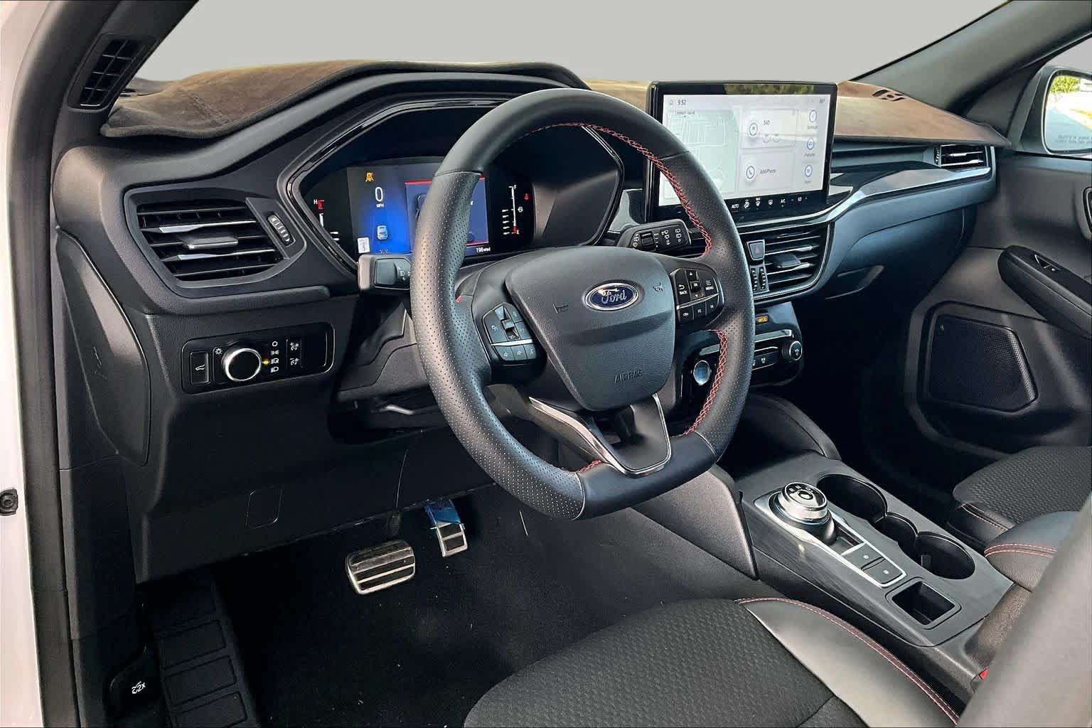 Used 2024 Ford Escape ST-Line w/ Tech Pack #1 FWD image 17