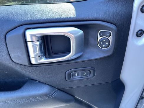 Used 2023 Jeep Wrangler Altitude image 24