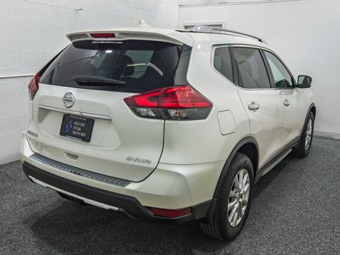 Used 2017 Nissan Rogue SV image 8