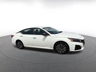 Used 2025 Nissan Altima 2.5 SV FWD video 2