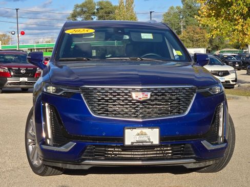 Used 2025 Cadillac XT6 Premium Luxury image 4