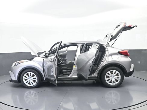 Used 2019 Toyota C-HR LE FWD image 66