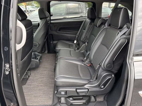 Used 2023 Honda Odyssey Elite image 14
