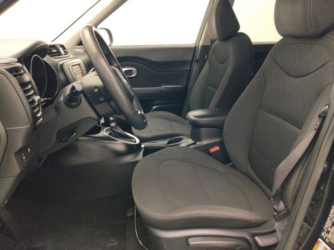 Used 2019 Kia Soul FWD image 17