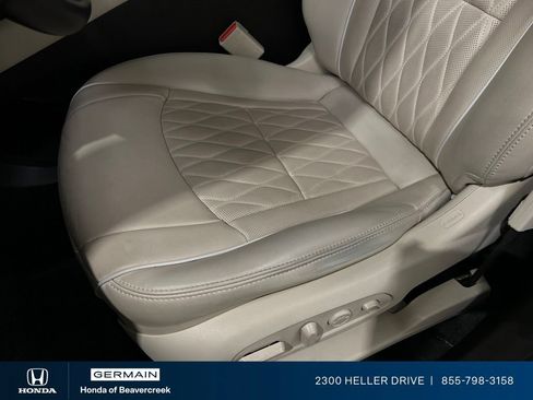 Used 2024 Buick Enclave Avenir w/ Avenir Technology Package FWD image 21