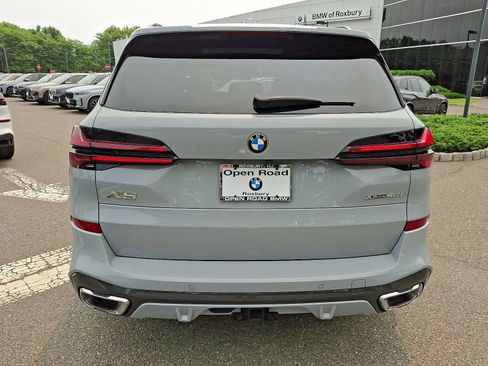 Used 2024 BMW X5 xDrive40i w/ M Sport Package AWD/4WD image 6