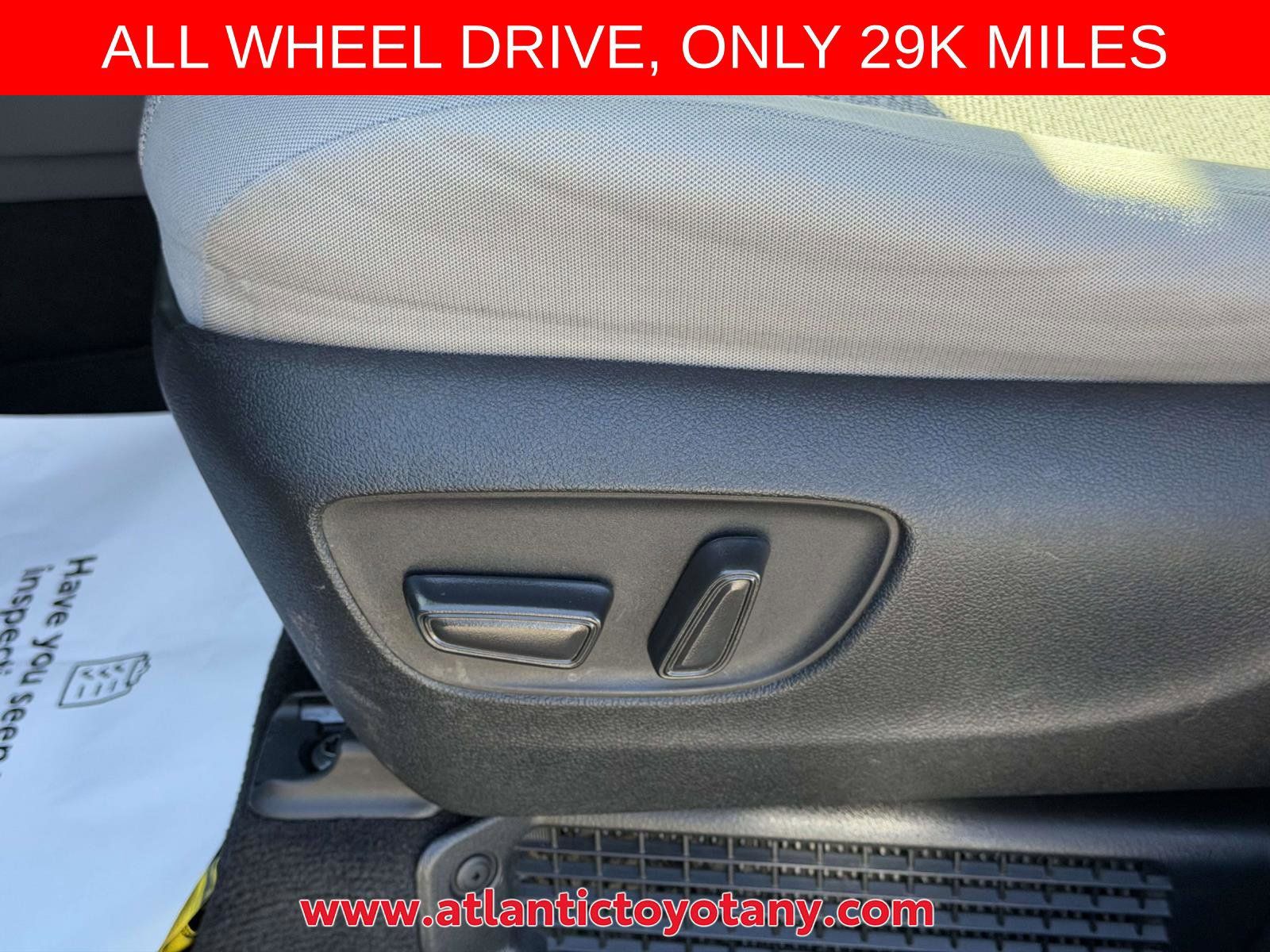 Used 2022 Toyota Sienna LE AWD/4WD image 21