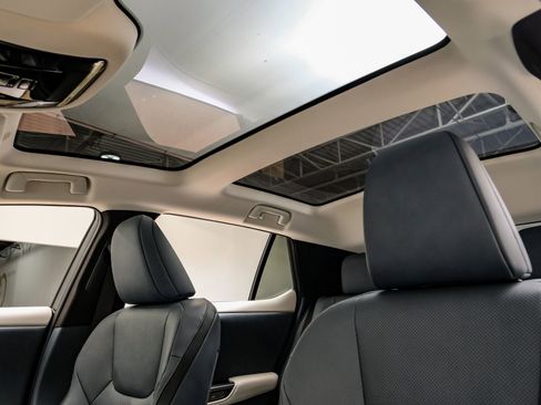 Used 2023 Lexus RZ 450e Premium image 5