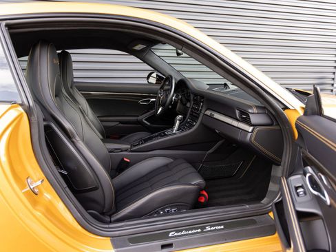 Certified 2018 Porsche 911 Turbo S AWD/4WD image 29