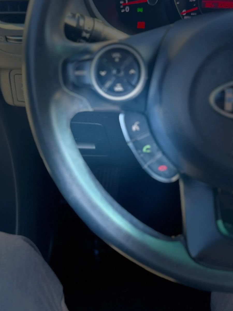 Used 2015 Kia Soul FWD image 33