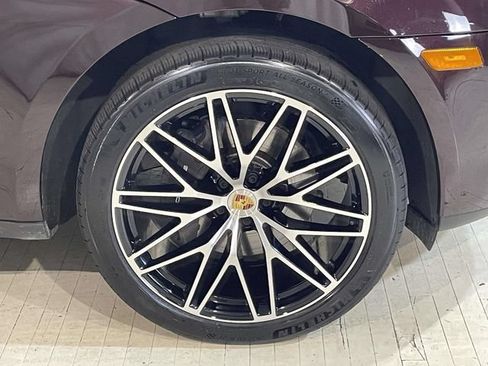 Certified 2026 Porsche Macan AWD/4WD image 13