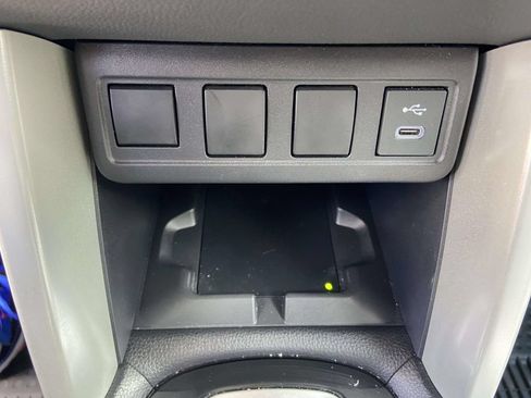 Used 2025 Toyota Corolla Cross LE FWD image 25